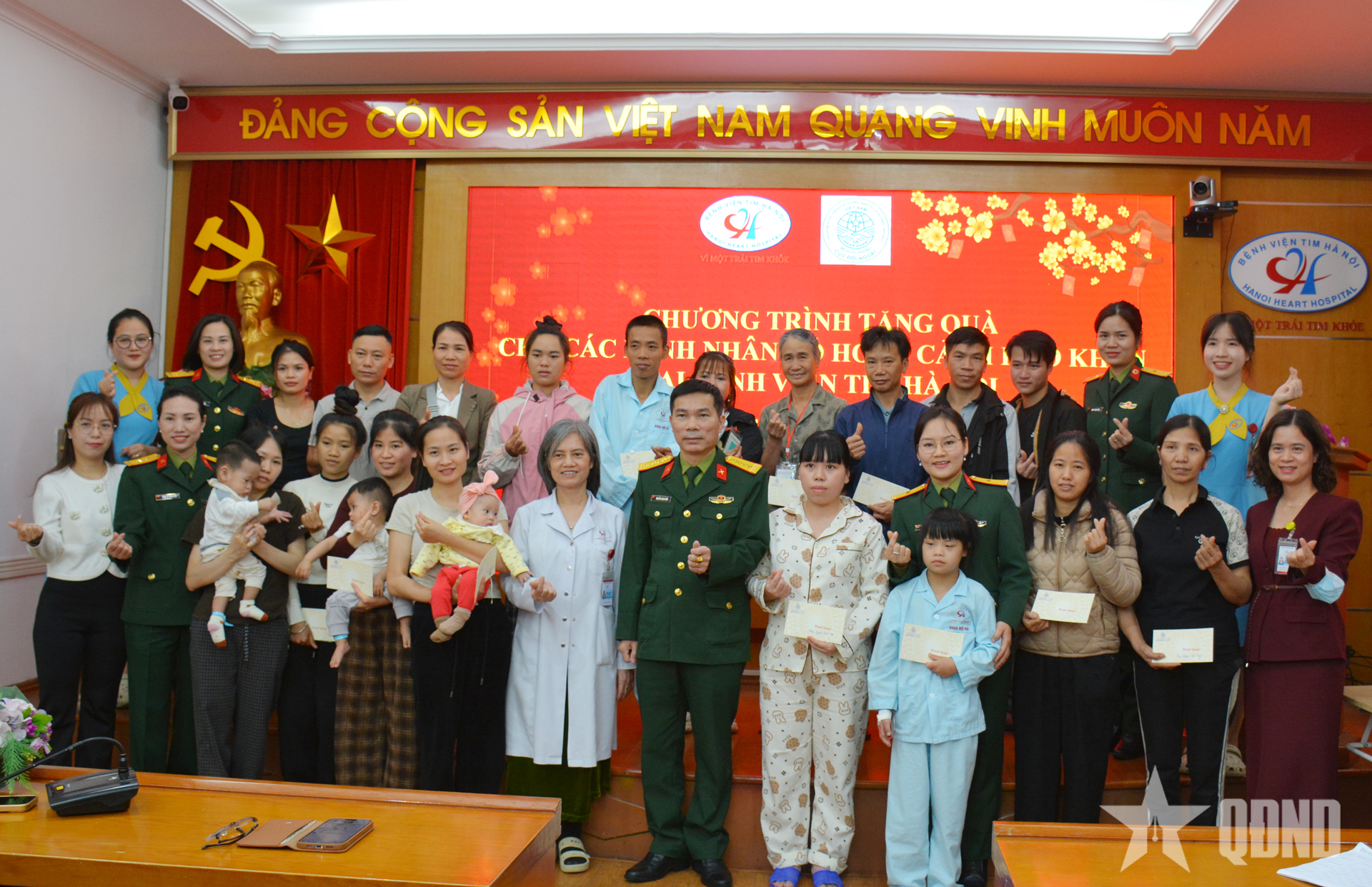 Trao yêu thương đến các bệnh nhân có hoàn cảnh khó khăn